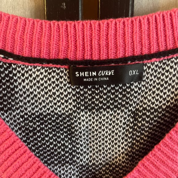 Preppy style sweater vest bright colours geometric patterns - Picture 3 of 3